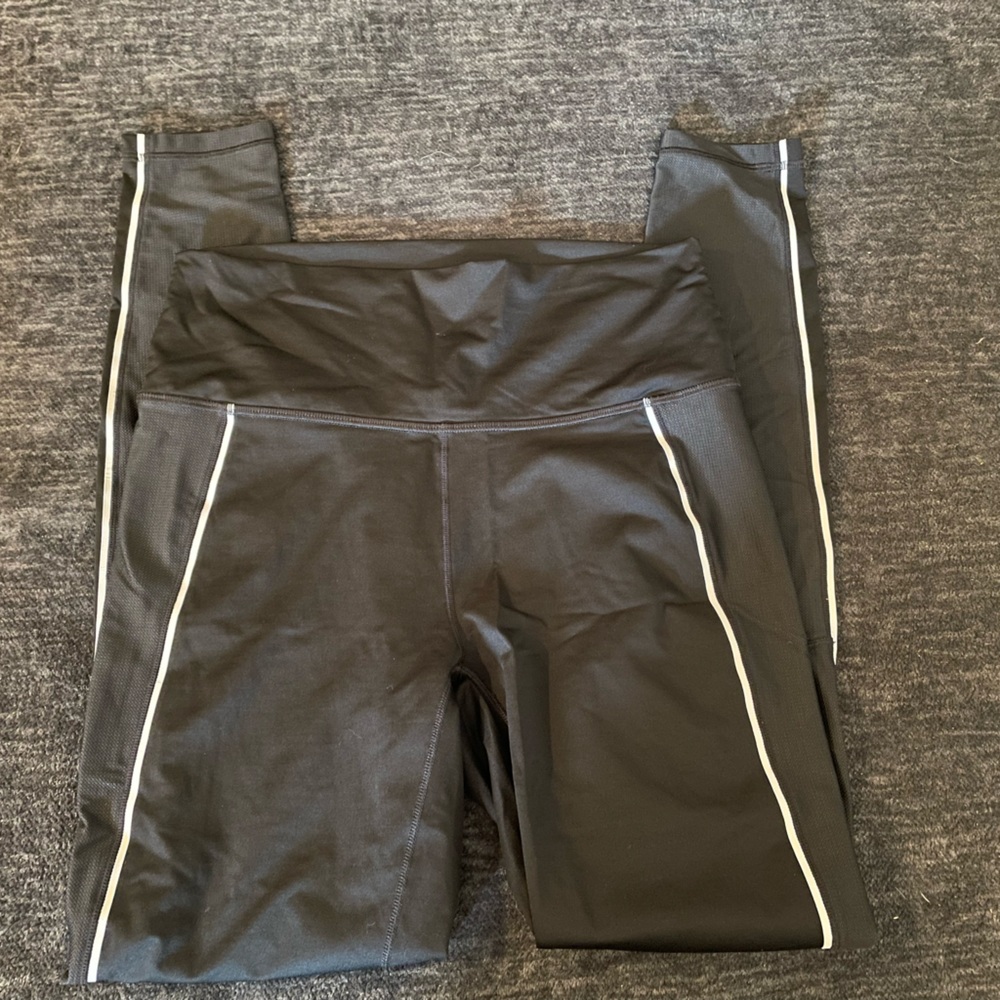 Black work put leggings. Second skin brand